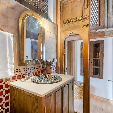 Vasilikos Mansion - Captains Residences Hotel *